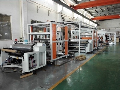 주문 1220 밀리미터 Pvc 시트기 투명한 단단한 시트 압출 라인 공장 online manufacture