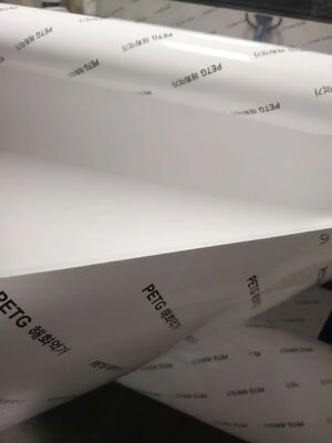 주문 600KG/H 출력 및 0.2-2mm 두께 범위 GAG (PETG-APET-PETG) 장식 시트 압출 라인 online manufacture