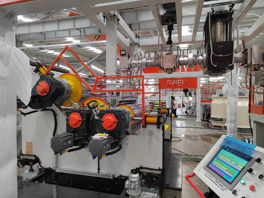 주문 400-1500kg/h 출력 PET 엽 extrusion 기계 100% 재활용 재료 열형화 엽 생산을위한 쌍 나사 설계 online manufacture