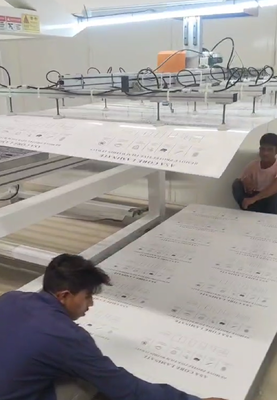 주문 850kg/h 생산 능력, 4*8피트*1mm 두께 범위 및 ABA 구조를 갖춘 PETG 장식 시트 압출 라인 online manufacture