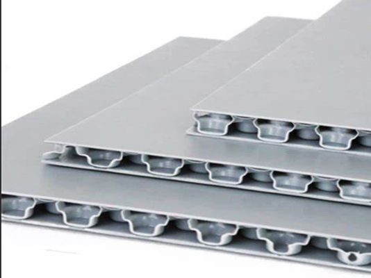 고강도 매출 상자에 사용되는 다벽/일체 PP 꿀집판 진압 라인